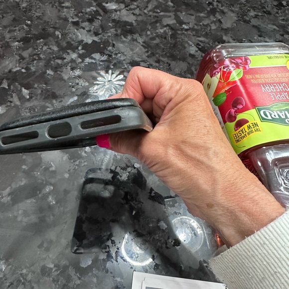 6/7 plus case - Picture 6 of 7